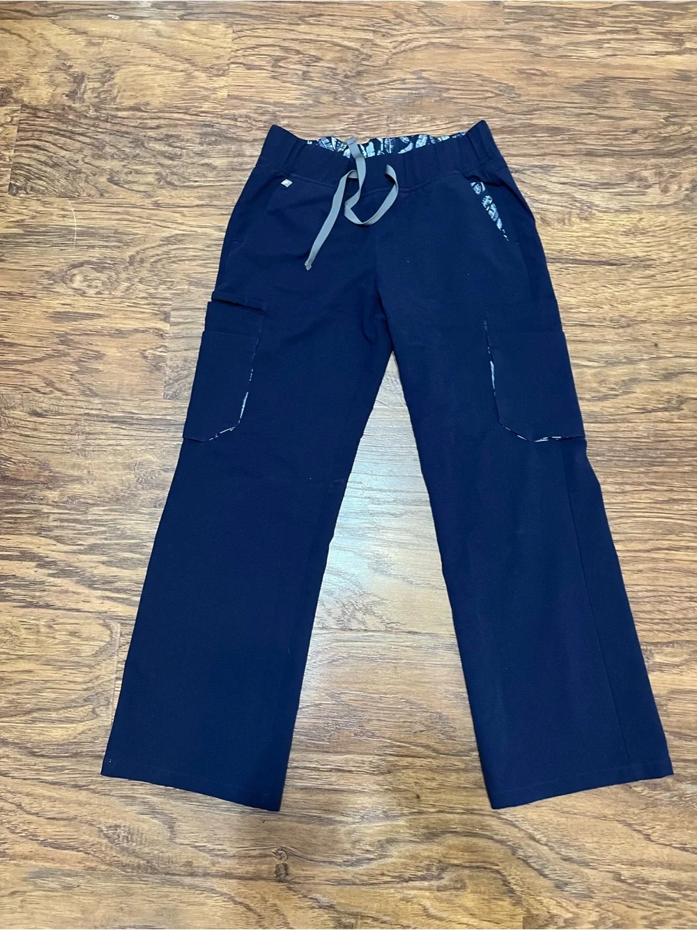Bundle of 4 FIGS Navy Scrub Sets - Size Small - Picture 14 of 16